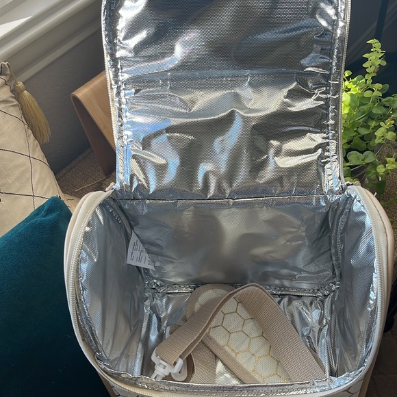 Lunch box - Picture 3 of 3